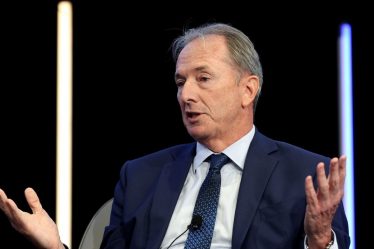 Morgan Stanley évalue les suppressions d'emplois, selon le PDG