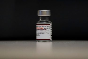 Pfizer fixe de nouveaux prix pour ses vaccins COVID-19.  Le coût?  110 $ à 130 $ par dose