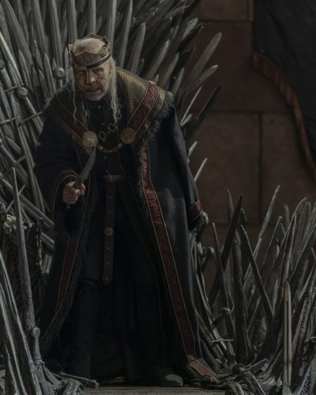 Regardez Paddy Considine agir comme un imbécile en pleine drague de Viserys Targaryen - 87