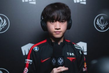 T1 Keria décrit son expérience avec la file d'attente des champions de League jusqu'à présent - et ce n'est pas ce que vous pensez - 17