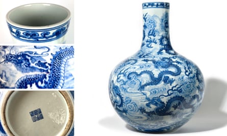 'Une histoire folle' : pourquoi un vase chinois d'une valeur de 2 000 € vendu 8 M€ | Paris 1 Le vase de style tianqiuping a attiré des centaines d'acheteurs intéressés à une exposition préalable à la vente aux enchères.