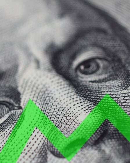 Voici les entreprises et les secteurs les plus vulnérables à la force du dollar cette saison des résultats