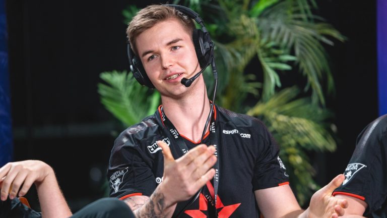 CS:GO star dev1ce fera son retour dans le jeu plus tôt que prévu 2 CS:GO star dev1ce fera son retour dans le jeu plus tôt que prévu - 1