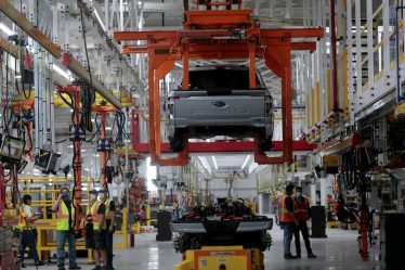 Tesla, VW, Mercedes, des entreprises dans la course à l'investissement - 7
