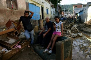 les recherches se poursuivent, l'espoir de retrouver des survivants est négligeable › - 6