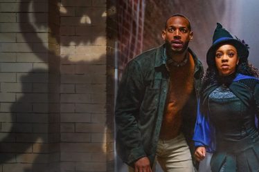 La malédiction de Bridge Hollow Soundtrack – Chaque chanson présentée dans le film Netflix - 4