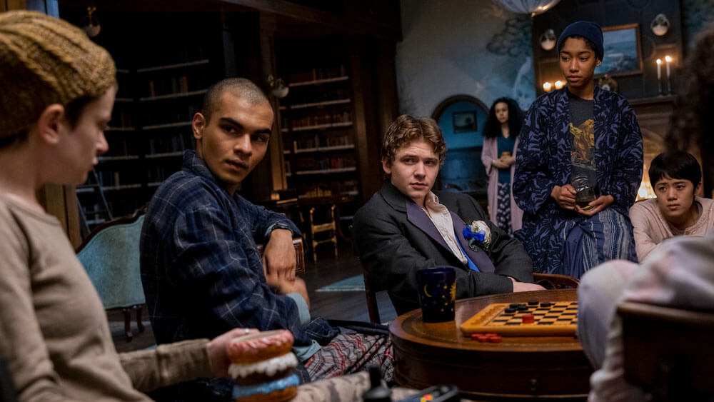 'The Midnight Club' Saison 2: Statut de renouvellement de Netflix et ce que nous savons jusqu'à présent - 1