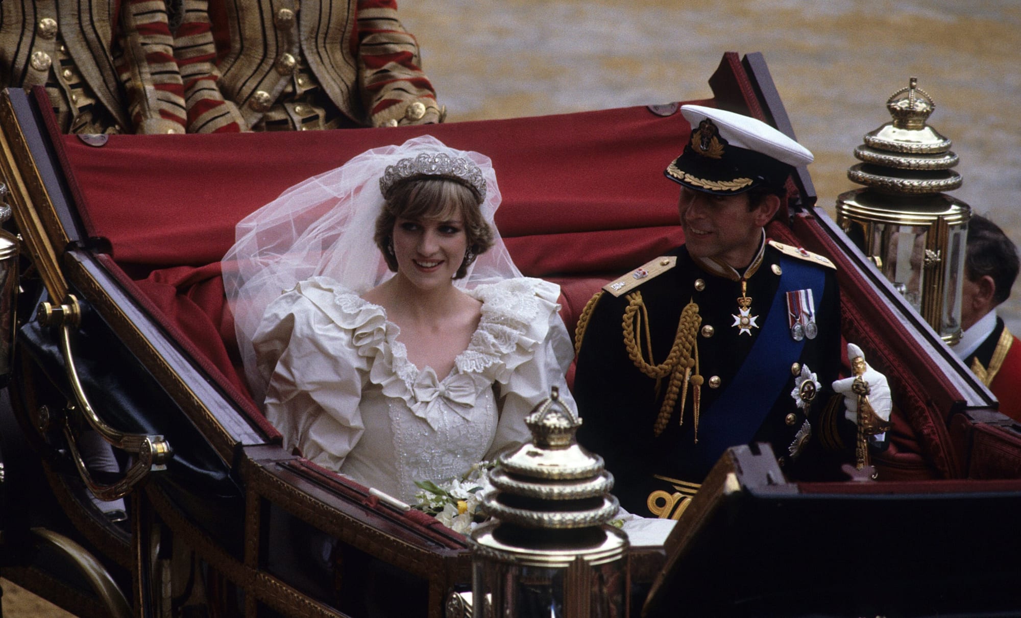 Quel âge avaient le prince Charles et la princesse Diana lorsqu'ils se sont mariés ? 2 Quel âge avaient le prince Charles et la princesse Diana lorsqu'ils se sont mariés ? - 1