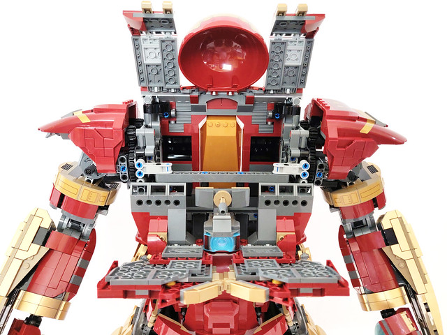 Test de LEGO Marvel Hulkbuster (76210) - Le fan de briques 12 LEGO Marvel Hulk Buster (76210)