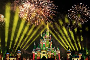Disney informe les habitants des feux d'artifice de fin de soirée au Magic Kingdom, tournage probable pour les spéciaux des fêtes - News 24 - 5