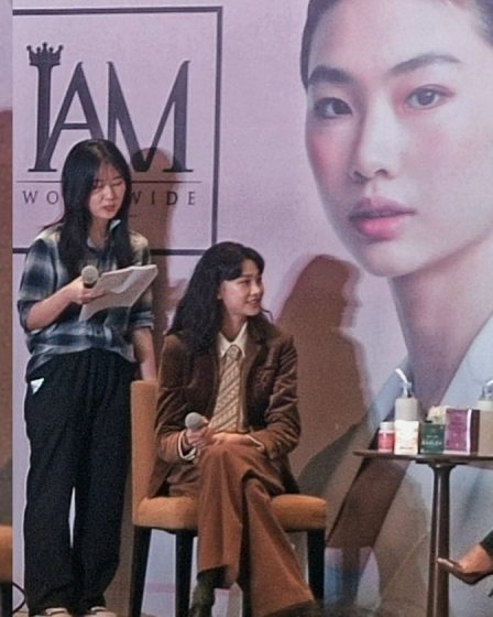 [EXCLUSIVE] L'actrice/mannequin Jung Ho Yeon parle de la série à succès de Netflix 'Squid Game,' projets d'acteur à venir, et plus encore lors de la conférence de presse de Manille - 34
