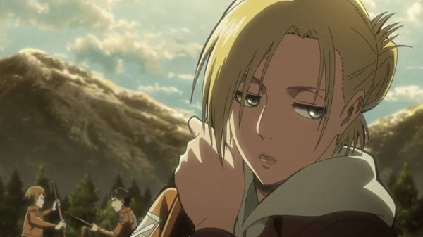 Liste des 15 personnages d'anime japonais avec des sweats à capuche 11 Annie Leonhart (Attaque des Titans)