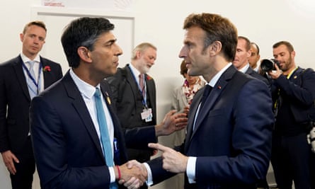 Le Premier ministre de la Barbade lance une attaque fulgurante contre les pays riches lors des pourparlers sur le climat de la Cop27 | Flic27 2 Rishi Sunak avec Emmanuel Macron à la Cop27.
