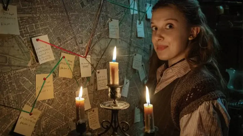 Millie Bobby Brown dans le rôle d'Enola Holmes