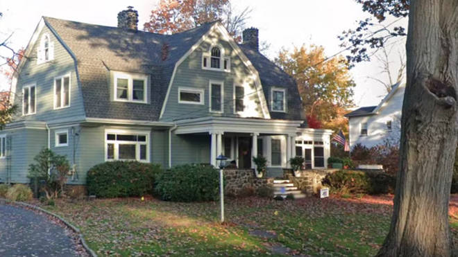 Où est la maison de l'Observateur ? Voici ce qui est arrivé au 657 Boulevard dans la vraie vie 4 À qui appartient la maison The Watcher maintenant ? Le vrai boulevard 657 existe toujours