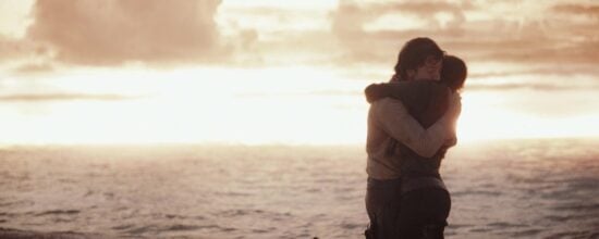 Star Wars " décide de consacrer plus de temps à " Andor " qu'au retour de Luke Skywalker. 11 Jyn Erso embrassant Cassian sur Scarif