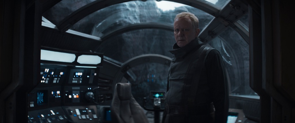 Andor : Tony Gilroy parle de l'ultimatum de Cassian lors de la fin de la saison 1 et annonce une saison 2 remplie de gangsters rebelles et de marginaux. 8 Andor : Tony Gilroy parle de l'ultimatum de Cassian lors de la fin de la saison 1 et annonce une saison 2 remplie de gangsters rebelles et de marginaux. - 7