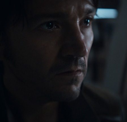 Andor : Tony Gilroy parle de l'ultimatum de Cassian lors de la fin de la saison 1 et annonce une saison 2 remplie de gangsters rebelles et de marginaux. - 96