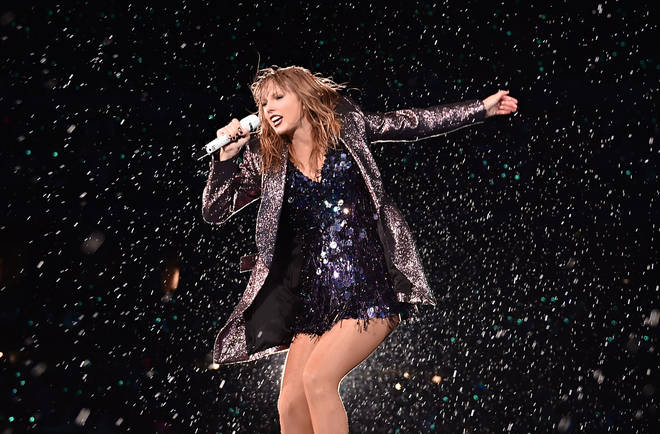 Un fan de Taylor Swift "gêné" après avoir payé 5500 $ pour les billets de The Eras Tour à la revente 4 Le Eras Tour de Taylor Swift sera sa première tournée depuis le Reputation Stadium Tour en 2018.