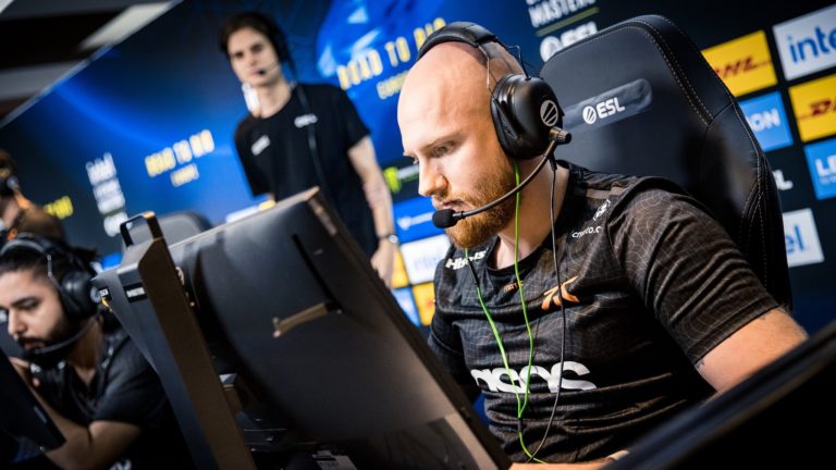 Krimz contraint à une pause CS:GO après s'être battu contre une blessure pour jouer à l'IEM Rio Major 2 Krimz contraint à une pause CS:GO après s'être battu contre une blessure pour jouer à l'IEM Rio Major - 1