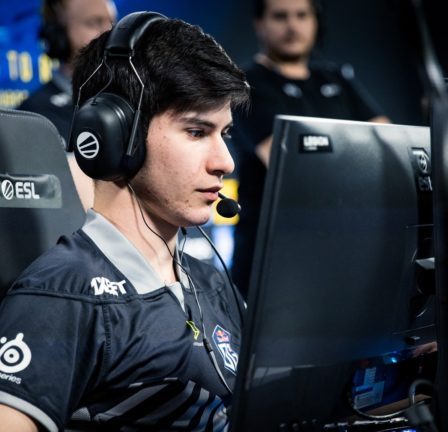 FlameZ vient de réaliser le jeu CS:GO le plus épique de 2022, mais il a été enterré dans la défaite 0-2 de son équipe 64 FlameZ vient de réaliser le jeu CS:GO le plus épique de 2022, mais il a été enterré dans la défaite 0-2 de son équipe - 63