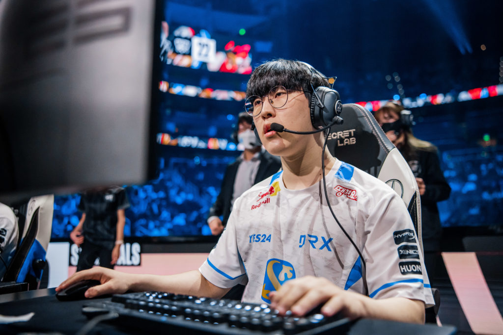 De bas en haut: DRX entre dans l'histoire de la Ligue avec des play-ins jusqu'à la charge des finales mondiales 4 De bas en haut: DRX entre dans l'histoire de la Ligue avec des play-ins jusqu'à la charge des finales mondiales - 3
