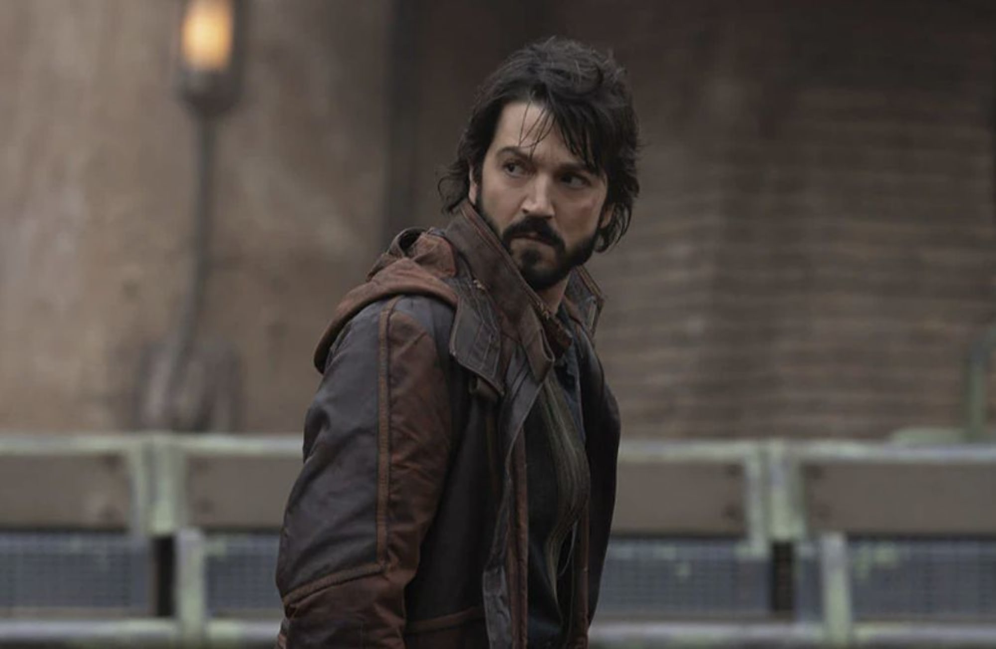 Diego Luna "très fier" que les gens apprécient Star Wars : Andor 2 Diego Luna "très fier" que les gens apprécient Star Wars : Andor - 1