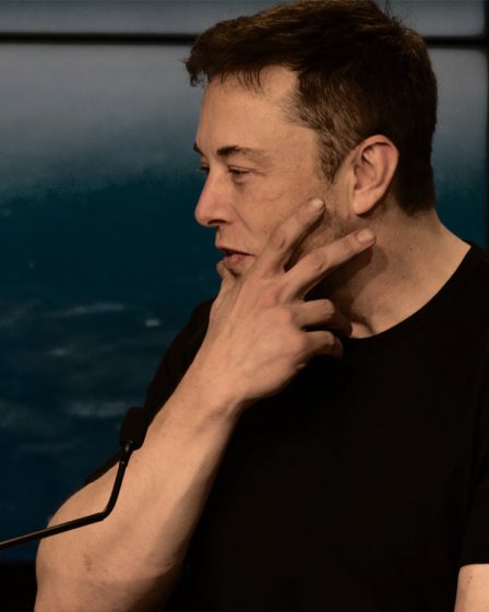 Elon Musk vire son leader, elle demande justice pour garder son emploi › 41 Elon Musk vire son leader, elle demande justice pour garder son emploi › - 40