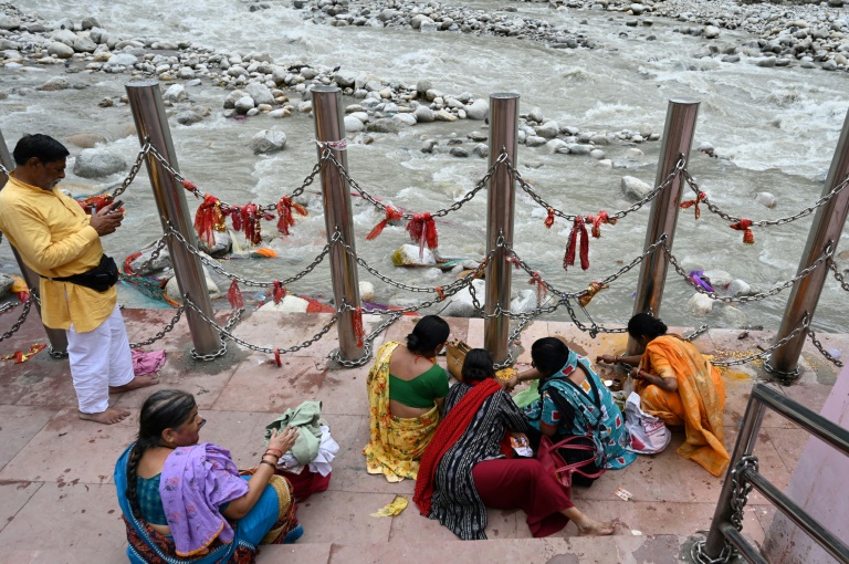 La source du Gange est mise en bouteille et livrée chez vous – Science et Avenir › 2 La source du Gange est mise en bouteille et livrée chez vous – Science et Avenir › - 1