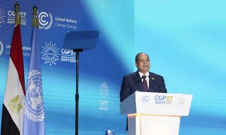 Le Premier ministre de la Barbade lance une attaque fulgurante contre les pays riches lors des pourparlers sur le climat de la Cop27 | Flic27 1 Abdel Fatah al-Sissi prend la parole à la Cop27.