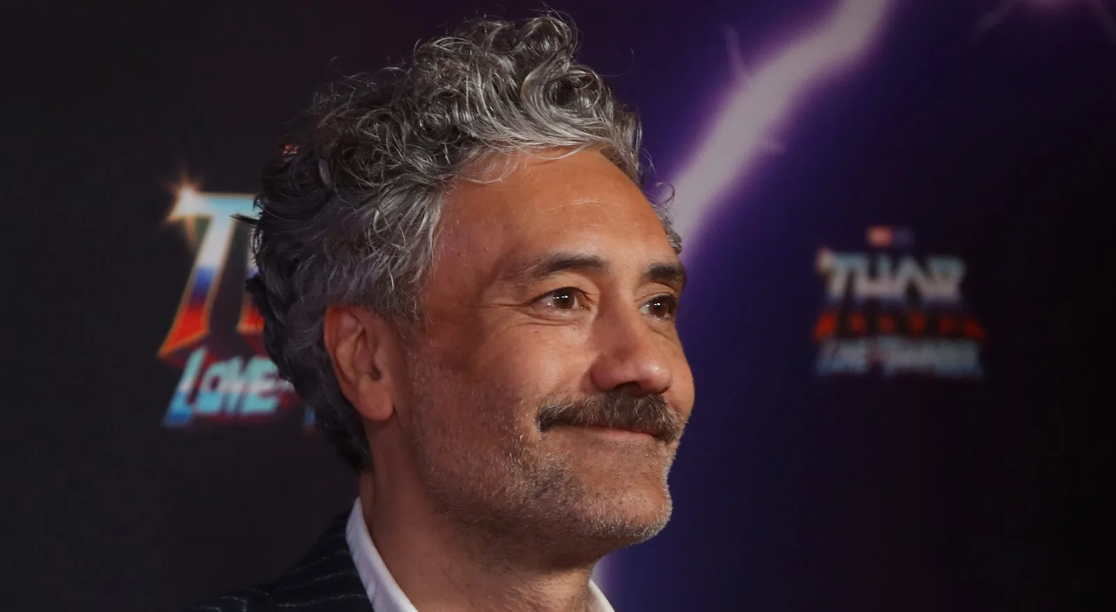 Le fandom Marvel s'est maintenant fermement détourné de Taika Waititi malgré le fait qu'il ait livré l'un des meilleurs films du MCU. 2 Le fandom Marvel s'est maintenant fermement détourné de Taika Waititi malgré le fait qu'il ait livré l'un des meilleurs films du MCU. - 1