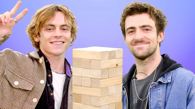 Ross Lynch et Rocky Lynch de The Driver Era dévoilent leurs secrets dans The Tower of... 3 Ross Lynch et Rocky Lynch de The Driver Era dévoilent leurs secrets dans La tour de la vérité | Rencontre PopBuzz