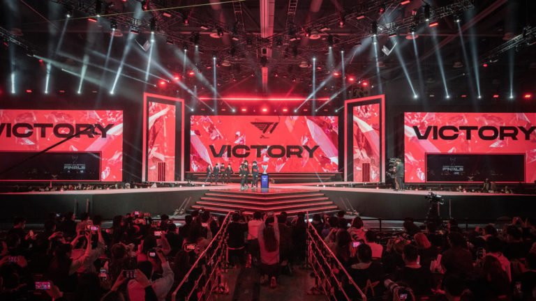 T1 verrouille le personnel d'entraîneurs de League of Legends avant 2023 2 T1 verrouille le personnel d'entraîneurs de League of Legends avant 2023 - 1