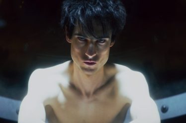 Tom Sturridge se souvient avoir été enfermé nu dans une sphère en verre pour The Sandman - 35