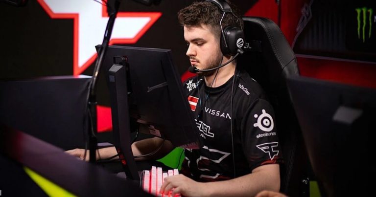 L'incroyable embrayage AWP qui a fait de Broky le shoo-in pour BLAST Premier World Final MVP 2 L'incroyable embrayage AWP qui a fait de Broky le shoo-in pour BLAST Premier World Final MVP - 1