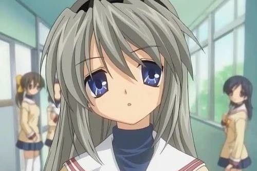Liste des 15 personnages d'anime aux cheveux argentés les plus cool (hommes et femmes) 14 Tomoyo Sakagami