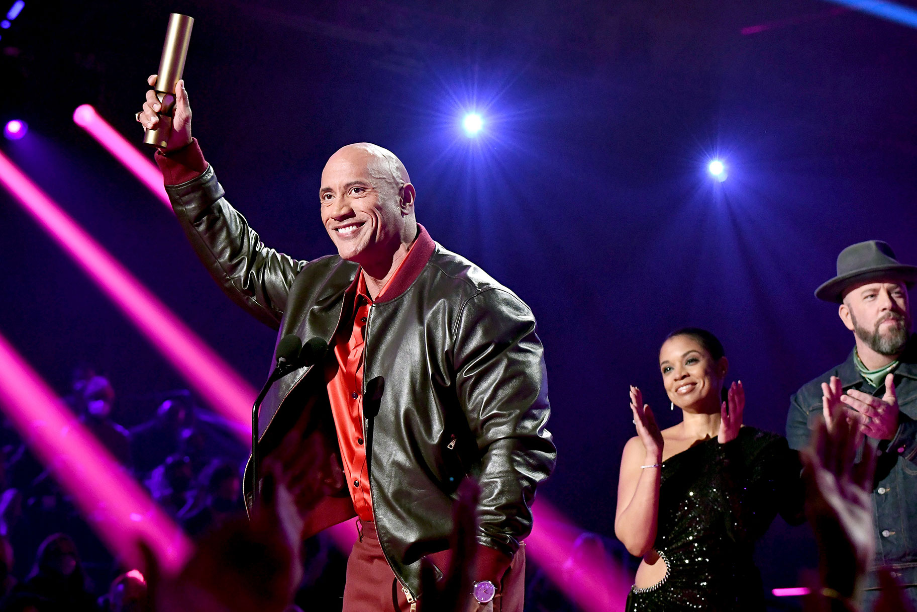 Dwayne Johnson acceptant un Peoples Choice Award