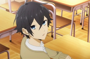 15 beaux personnages d'anime avec des cheveux coupés au loup 4 Izumi Miyamura