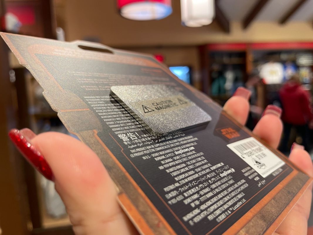 L'insigne du nouveau maréchal de la République de 'Star Wars' est maintenant disponible à Walt Disney World 6 badge de maréchal de la république star wars 1399