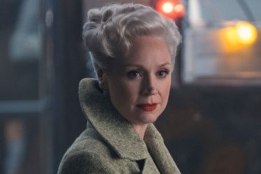 La star de Mercredi, Gwendoline Christie, se souvient d'avoir été "embarrassée et submergée" lors de sa première rencontre avec Tim Burton. - 7
