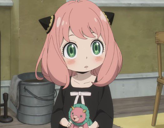 Liste des 14 personnages d'anime avec de grands yeux 12 Anya Faussaire