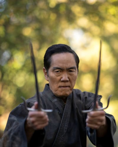 Les personnages secondaires de 2022 qui méritent leur propre émission 8 Chozen choisit la violence -tall - Cobra Kai Saison 5 Episode 7