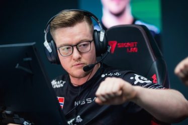M4A4 ou M4A1-S ? FaZe rain a la réponse à cette brûlante question CS:GO - 13