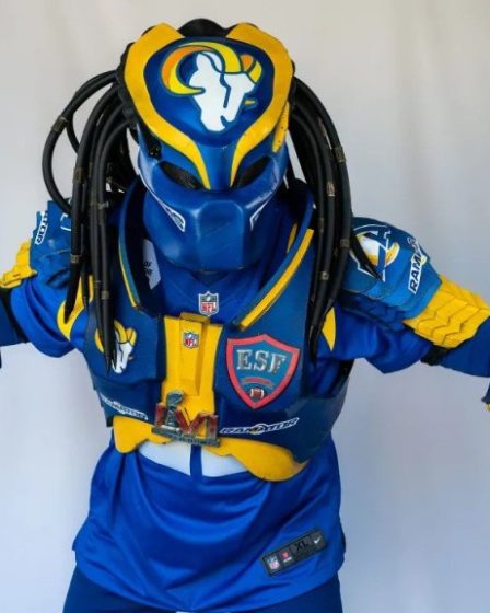 Alexander : Le candidat au titre de Fan de l'année des Rams applaudit dans un but précis. 80 Alexander : Le candidat au titre de Fan de l'année des Rams applaudit dans un but précis. - 79