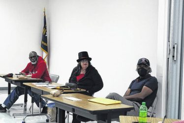 Crime et Noël lors de la dernière réunion du conseil d'administration du Fairmont de l'année | Robesonian - 7