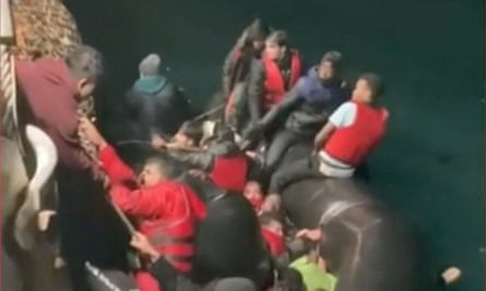 Décès dans la Manche : appel désespéré d'un bateau sonnant l'alarme pour une opération de sauvetage | Réfugiés 1 Les personnes secourues dans la Manche.