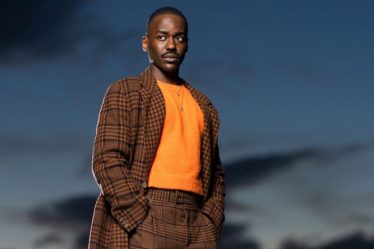 Doctor Who : Ncuti Gatwa est élégant dans le premier aperçu de son interprétation du "Docteur" (View Pic) | 📺 LatestLY - 10