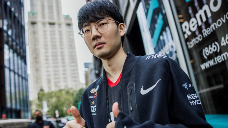 Viper nomme la seule équipe de la Ligue qu'il a hâte d'affronter lors de son retour à LCK 2 Viper nomme la seule équipe de la Ligue qu'il a hâte d'affronter lors de son retour à LCK - 1