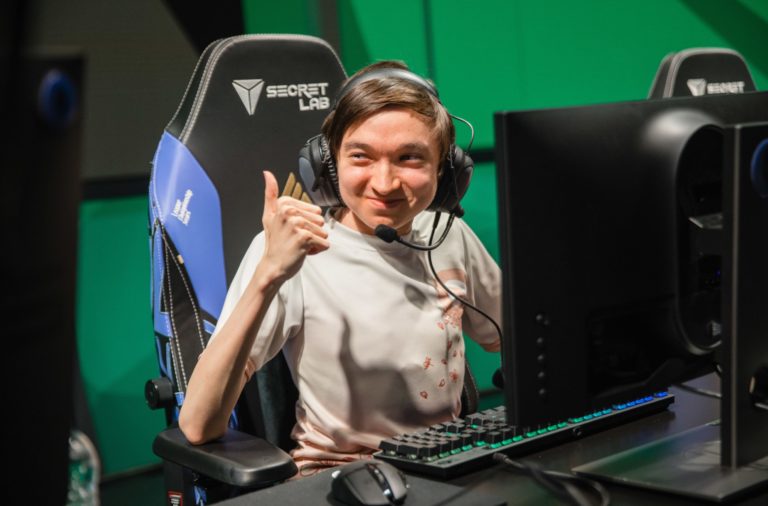 FlyQuest abandonne presque toute la liste des LCS 2022 alors que l'intrigue pour une nouvelle ère commence 2 FlyQuest abandonne presque toute la liste des LCS 2022 alors que l'intrigue pour une nouvelle ère commence - 1