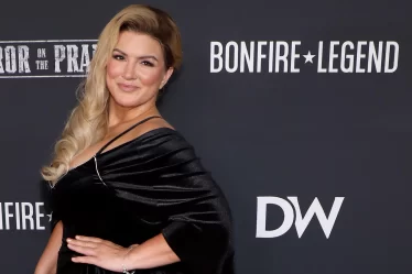 Gina Carano marque son nouveau retour sur Twitter avec une désinformation anti-vax éculée - 7